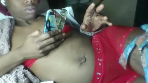 Snapshot of luvbug555 chatting on December 19, 2025, 9:05 am luvbug555 online show from December 19, 2025, 9:05 am