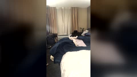 Snapshot of luvbug555 chatting on December 21, 2025, 4:30 am luvbug555 online show from December 21, 2025, 4:30 am