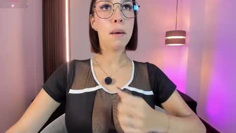 Lu. online show from December 19, 2025, 11:01 pm