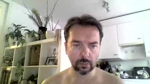 Snapshot of luvly chatting on November 9, 2025, 7:50 am Luvly online show from November 9, 2025, 7:50 am