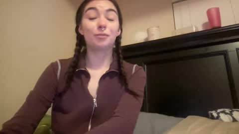 luvrxstarx online show from March 15, 2026, 6:19 am