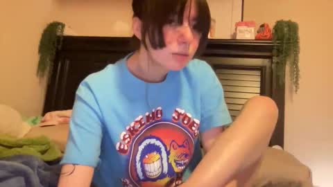 luvrxstarx online show from April 8, 2026, 3:50 am