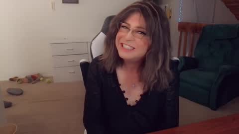 Britney online show from October 6, 2025, 7:44 pm