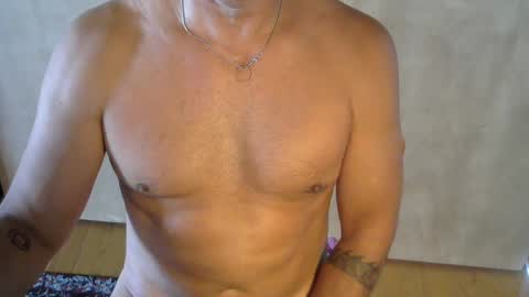 Snapshot of luvzjerkingoff chatting on September 17, 2025, 8:43 pm luvzjerkingoff online show from September 17, 2025, 8:43 pm