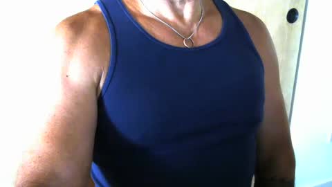 Snapshot of luvzjerkingoff chatting on October 14, 2025, 12:33 am luvzjerkingoff online show from October 14, 2025, 12:33 am