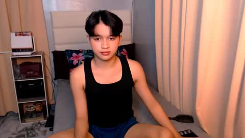 queen lux online show from February 25, 2025, 8:41 pm