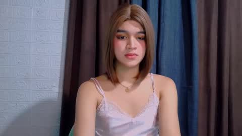 queen lux online show from February 19, 2026, 12:17 am