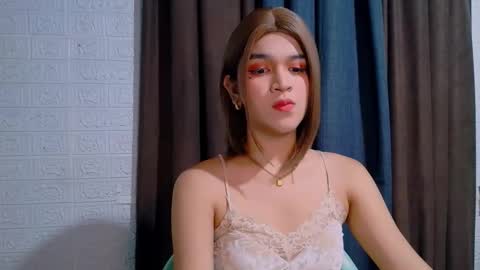 queen lux online show from March 21, 2026, 12:21 pm