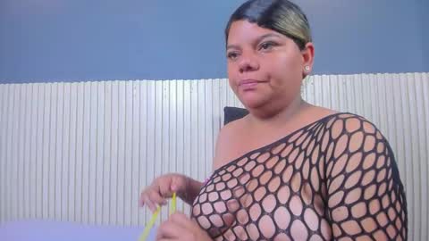 Snapshot of luxemilf chatting on September 11, 2025, 10:04 am Luxe3 online show from September 11, 2025, 10:04 am