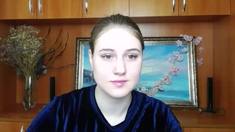 Snapshot of luxevenus chatting on March 31, 2026, 12:27 pm Vivienne online show from March 31, 2026, 12:27 pm