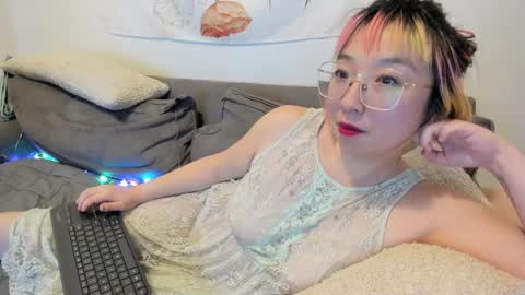 Snapshot of luxgray chatting on December 25, 2024, 6:20 am LuxGray online show from December 25, 2024, 6:20 am