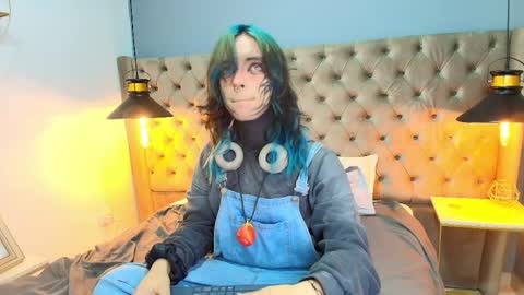 Luxiel 3 online show from April 6, 2026, 9:16 pm