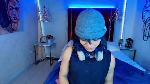 Snapshot of luxiel_ chatting on June 12, 2026, 10:19 pm Luxiel 3 online show from June 12, 2026, 10:19 pm
