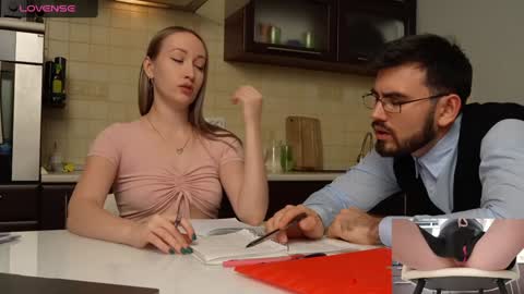 Snapshot of luxmur chatting on December 7, 2024, 6:04 pm Becky and Andy online show from December 7, 2024, 6:04 pm