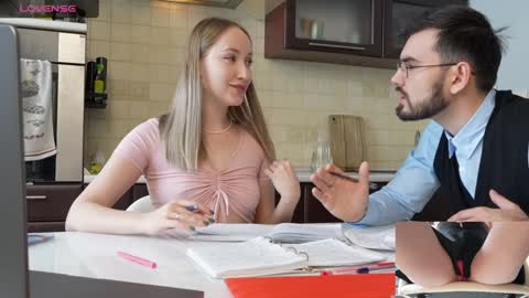 Snapshot of luxmur chatting on December 8, 2024, 8:41 am Becky and Andy online show from December 8, 2024, 8:41 am