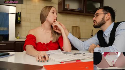 Snapshot of luxmur chatting on December 8, 2024, 6:17 pm Becky and Andy online show from December 8, 2024, 6:17 pm