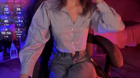 Snapshot of luxrayi chatting on September 21, 2025, 6:20 pm Ray online show from September 21, 2025, 6:20 pm