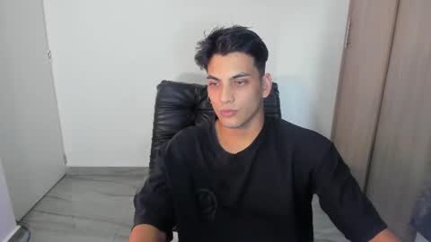 Snapshot of luxrx chatting on June 23, 2026, 3:43 pm luxrx online show from June 23, 2026, 3:43 pm