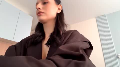 Snapshot of luxtemptress chatting on March 15, 2026, 10:21 am Aria online show from March 15, 2026, 10:21 am