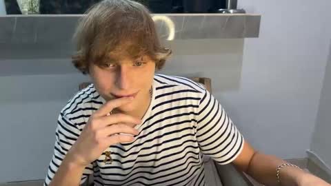 luxury_bob online show from March 6, 2026, 6:04 pm