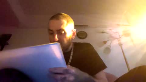 Luxxx online show from April 6, 2026, 6:09 pm