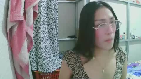 Snapshot of luxy27 chatting on October 4, 2025, 3:37 am nikke online show from October 4, 2025, 3:37 am