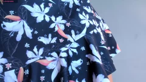 Luxy Lux online show from April 18, 2026, 12:03 am