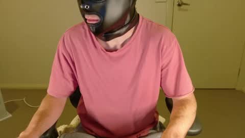 lxgxnd99 online show from April 24, 2026, 2:41 pm