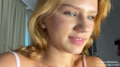 lxsundolyxl_ online show from February 26, 2026, 4:22 am