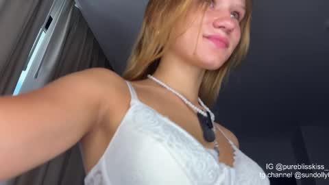 lxsundolyxl_ online show from April 5, 2026, 5:15 am