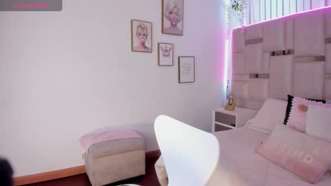 lya_brown online show from December 1, 2025, 12:21 pm