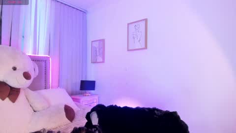 Snapshot of lya_brown chatting on June 20, 2026, 11:57 am lya_brown online show from June 20, 2026, 11:57 am