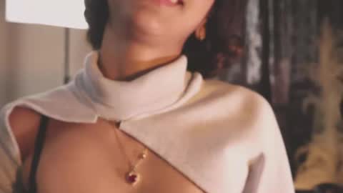 lyalee__ online show from May 15, 2026, 8:16 pm