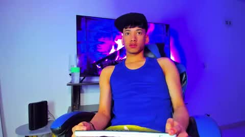 Lyam online show from March 18, 2026, 8:39 am