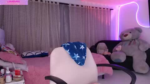 Snapshot of lyann_ chatting on October 22, 2025, 2:45 am Lyann online show from October 22, 2025, 2:45 am