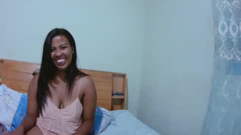 lycia01 online show from April 22, 2026, 5:03 pm