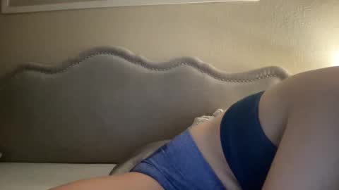 Snapshot of lylajades chatting on December 23, 2025, 6:22 am Olivia online show from December 23, 2025, 6:22 am