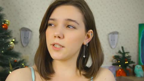 Snapshot of lyle_art chatting on December 14, 2024, 6:13 am hi im Lyle online show from December 14, 2024, 6:13 am