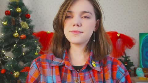 Snapshot of lyle_art chatting on December 20, 2024, 3:47 am hi im Lyle online show from December 20, 2024, 3:47 am