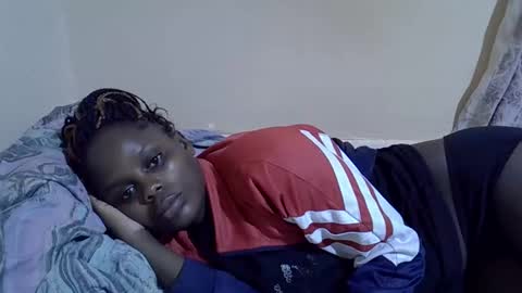 lyn_anna online show from November 12, 2025, 8:26 am