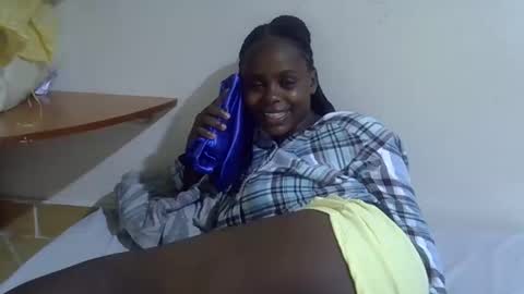 Snapshot of lyn_anna chatting on February 8, 2026, 7:28 pm lyn_anna online show from February 8, 2026, 7:28 pm