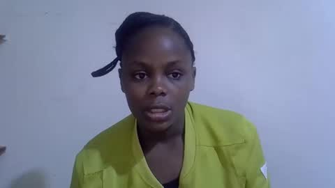 Snapshot of lyn_anna chatting on March 6, 2026, 12:23 pm lyn_anna online show from March 6, 2026, 12:23 pm