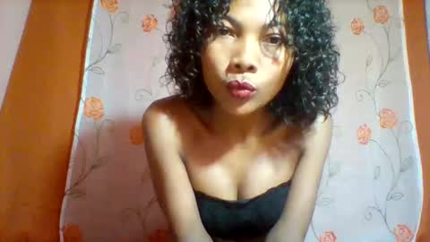 Snapshot of lyndah19 chatting on November 23, 2025, 10:59 am lyndah19 online show from November 23, 2025, 10:59 am