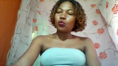 Snapshot of lyndah19 chatting on March 4, 2026, 8:09 am lyndah19 online show from March 4, 2026, 8:09 am