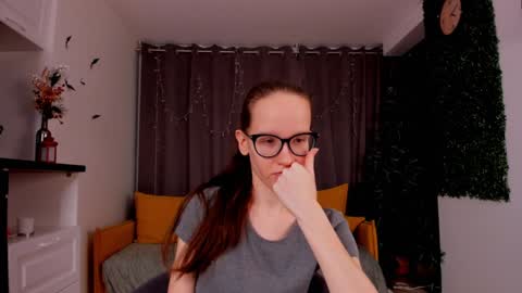 Snapshot of lynettebails chatting on January 25, 2025, 4:13 pm Sara online show from January 25, 2025, 4:13 pm