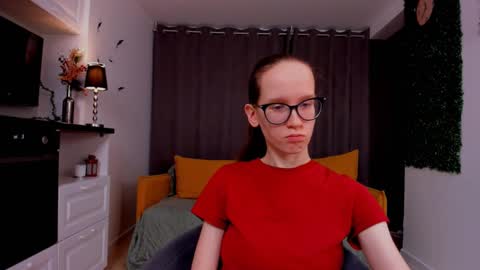 Snapshot of lynettebails chatting on February 26, 2025, 10:20 pm Sara online show from February 26, 2025, 10:20 pm
