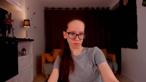 Snapshot of lynettebails chatting on March 8, 2025, 4:06 pm Sara online show from March 8, 2025, 4:06 pm