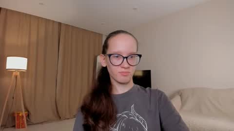 Snapshot of lynettebails chatting on October 7, 2025, 4:26 pm Sara online show from October 7, 2025, 4:26 pm