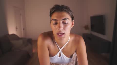  LYNN  online show from October 20, 2025, 6:14 am