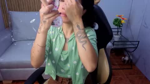 Snapshot of lynn_turner_ chatting on February 3, 2026, 1:05 pm lynn_turner_ online show from February 3, 2026, 1:05 pm